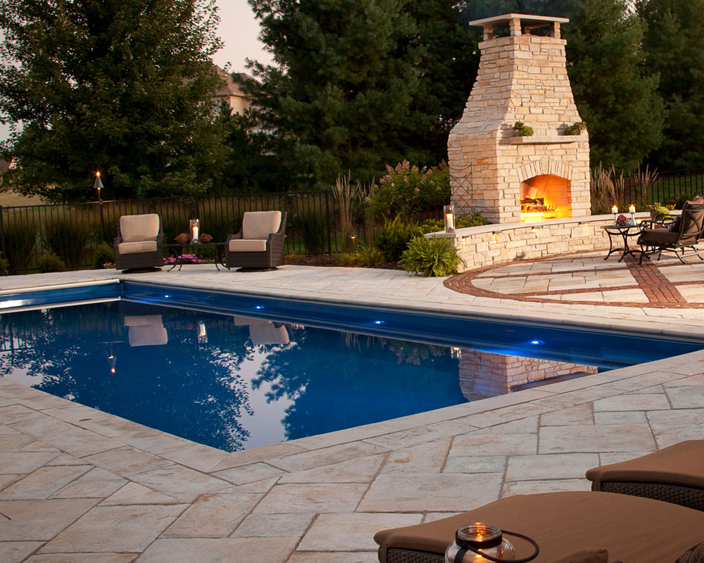 luxury outdoor living and fiberglass pool construction in Schaumburg IL